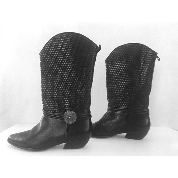 Bandolino Shoes - Bandolino Wicker Weave Western Boots